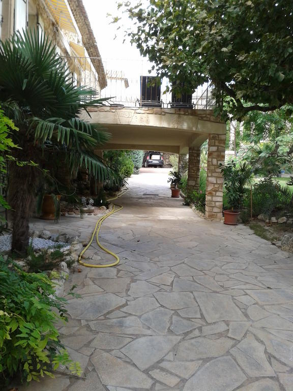 Le Chateau Des Estubiers Bed & Breakfast Serignan-du-Comtat Ngoại thất bức ảnh